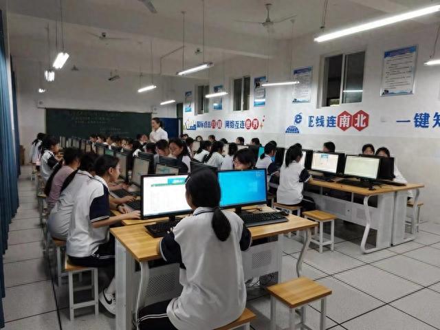 廣元精神衛(wèi)生中心授牌“四川省區(qū)域兒童青少年心理健康關(guān)愛基地”，以信息技術(shù)咨詢服務(wù)賦能心理健康新篇章